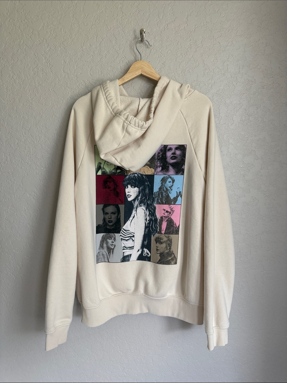 Taylor Swift Era Tour Cream Graphic Pullover Hoodie Small